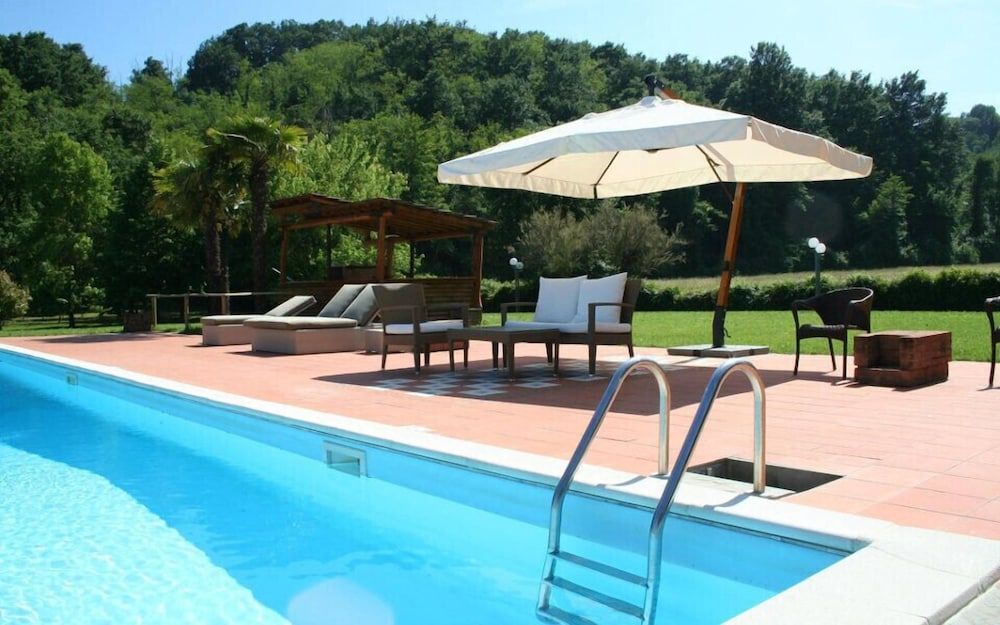 Agriturismo Podere Bucine Basso -1 estrelas em Lari