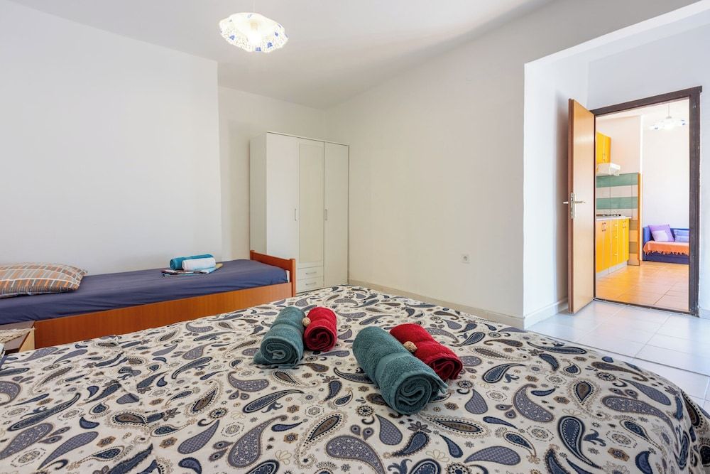 Apartments Davor 3