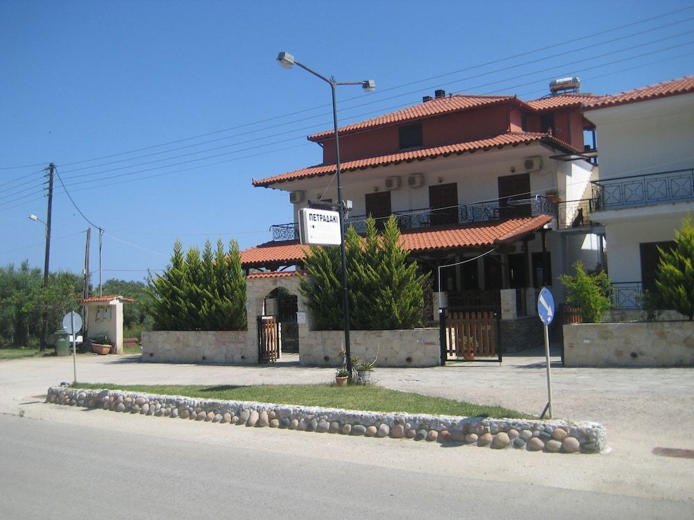 Petradaki Apartments -1 estrellas en Mola Kalyva