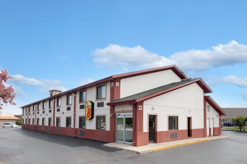 Super 8 by Wyndham Crystal Lake 3 estrellas en Crystal Lake