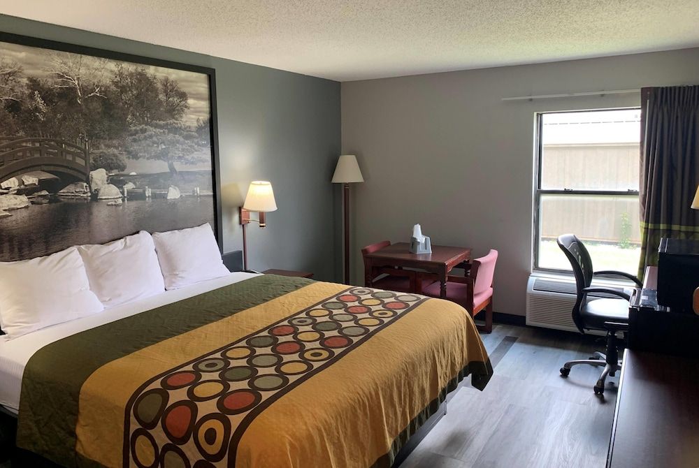 Super 8 by Wyndham Chenoa 3