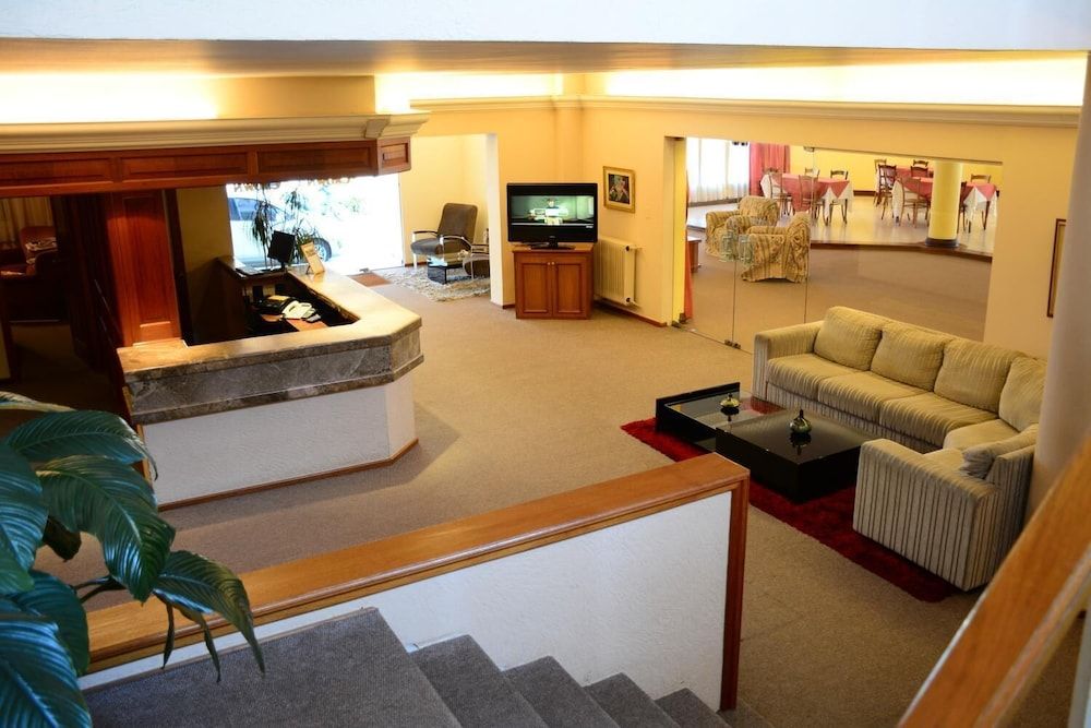 Hotel Crown 2
