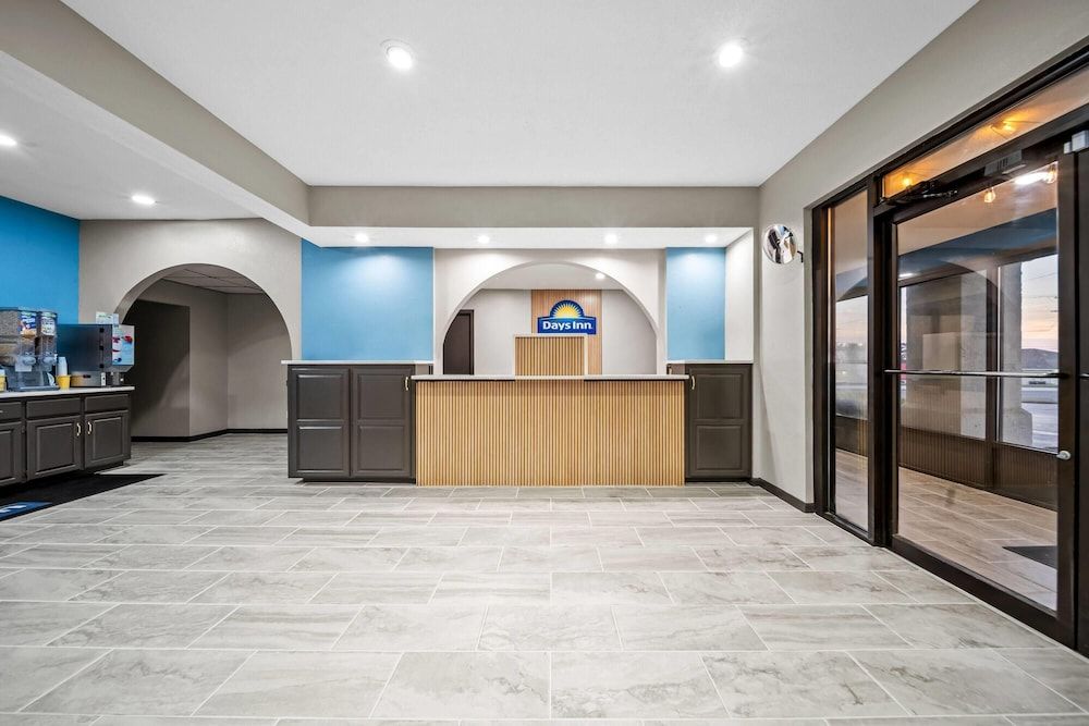 Days Inn by Wyndham Troy 2