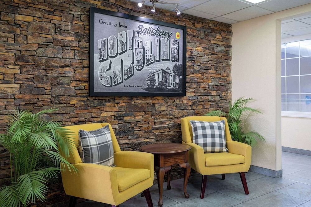 Super 8 by Wyndham Salisbury 3