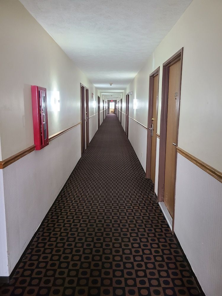 Budgetel Inn and Suites 2