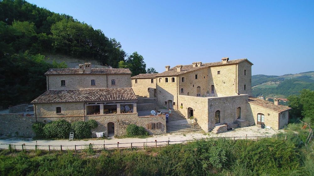 Borgo Storico Cisterna -1 estrellas en Macerata Feltria