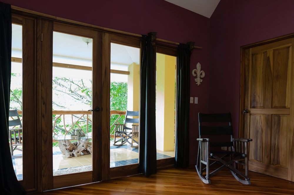 Monos Locos - Portasol Vacation Rental 3