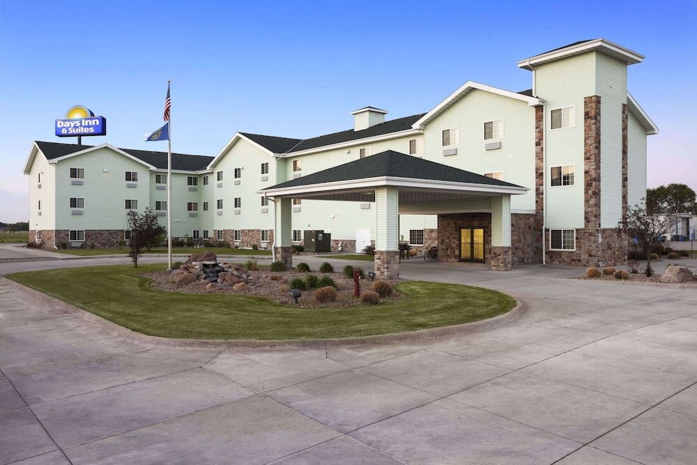 Days Inn & Suites by Wyndham Columbus NE 2 estrellas en Columbus