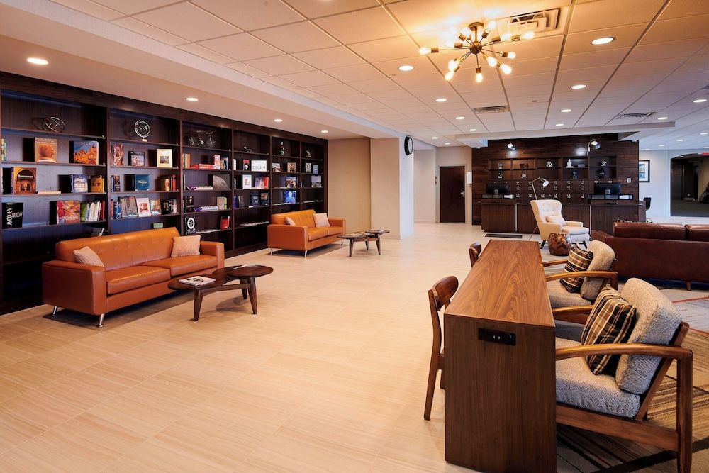 Four Points by Sheraton Cleveland-Eastlake 2