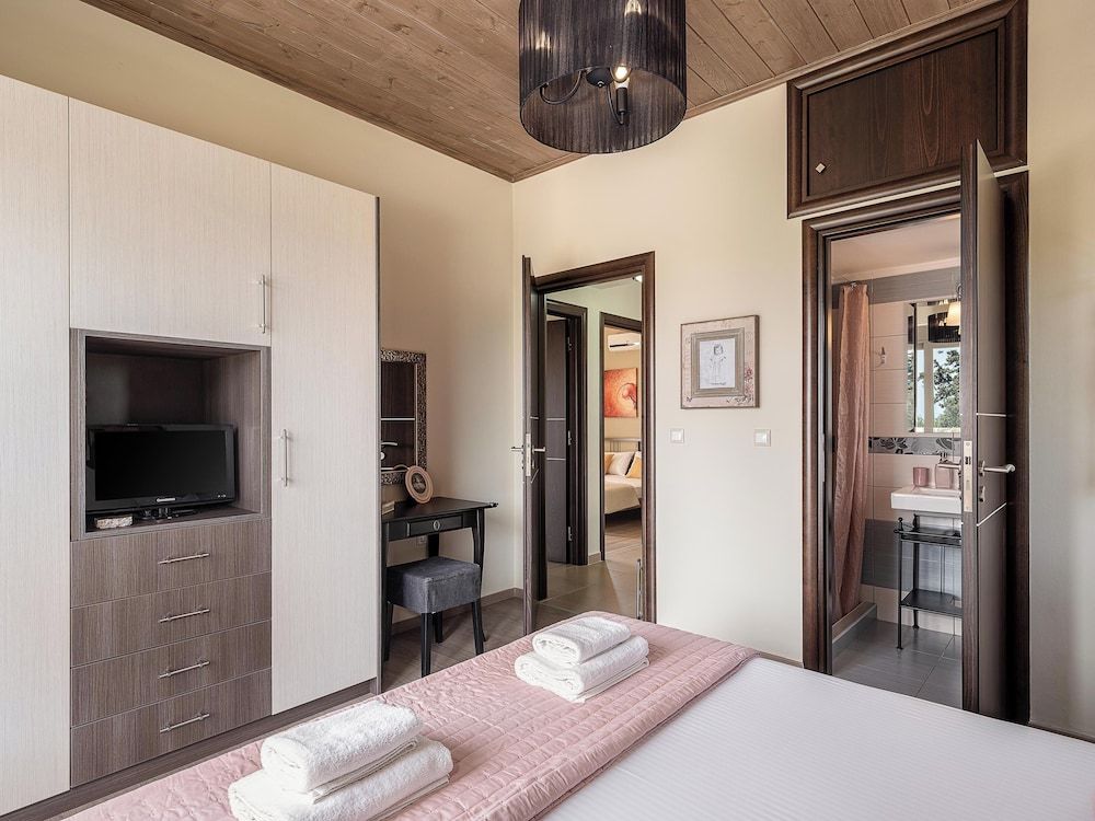 Villa Athinais 2