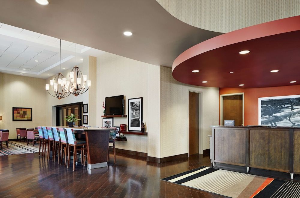 Hampton Inn & Suites Chicago/Mt. Prospect 2