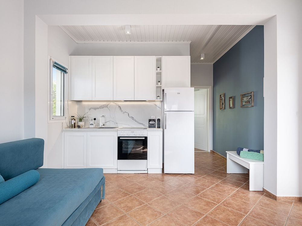 Elena SeaFront Luxury Apartments 2