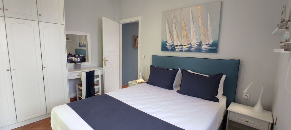 Elena SeaFront Luxury Apartments 3