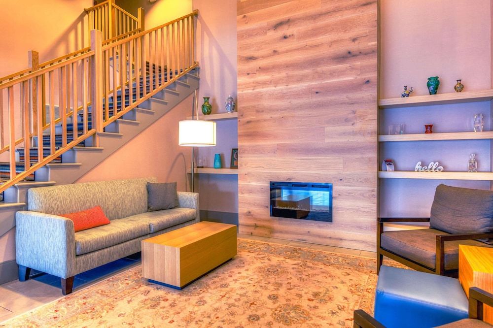 Country Inn & Suites by Radisson, Crystal Lake, IL 3