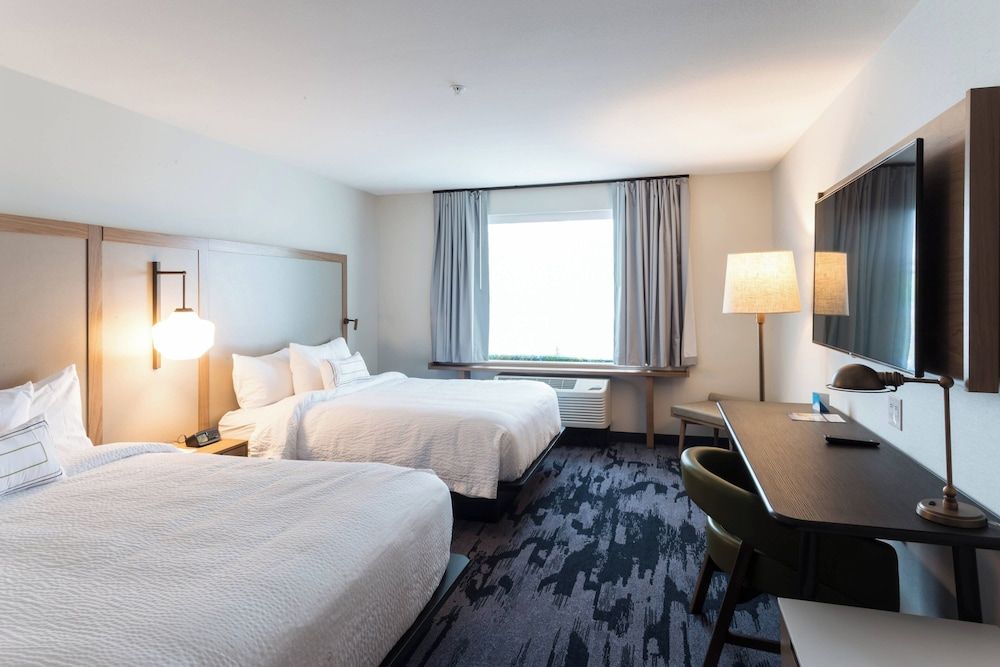 Fairfield Inn and Suites by Marriott Northfield 3