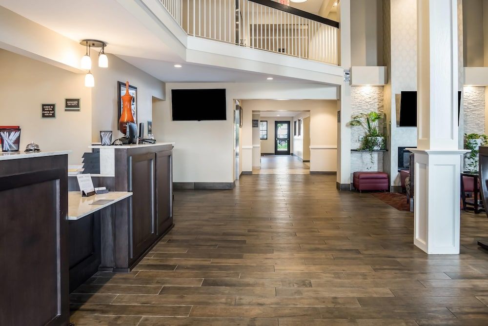 Country Inn & Suites by Radisson, Grandville-Grand Rapids West, MI 3