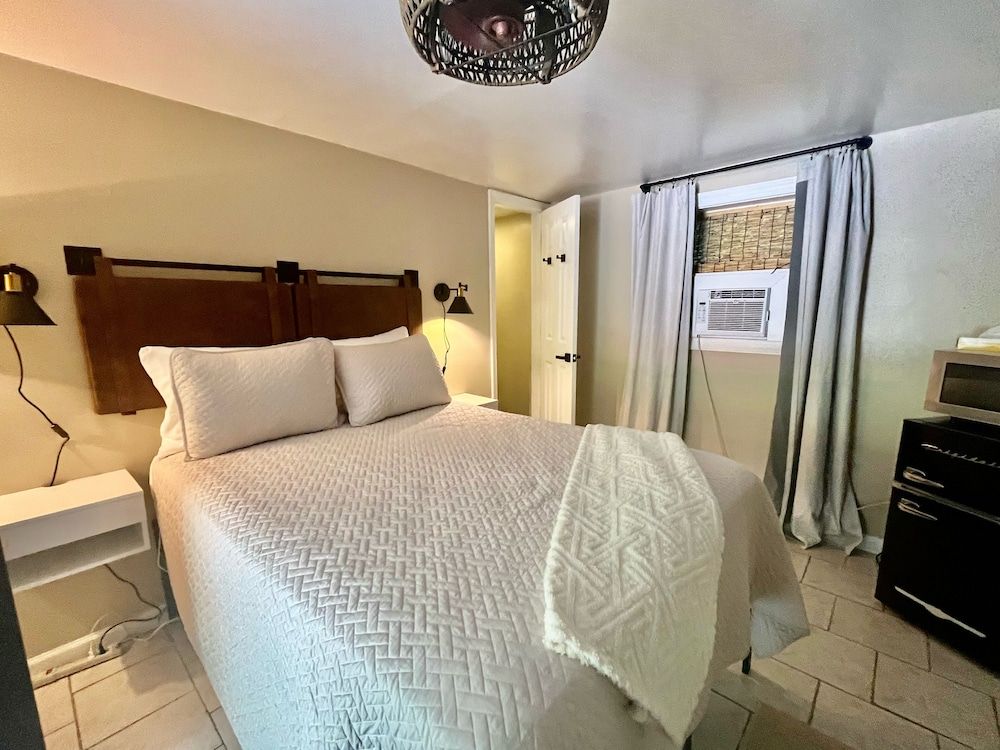Hickory Falls Inn 3