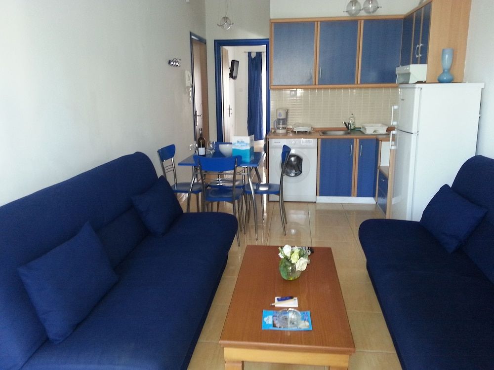 The Blue Apartments and Beach 3