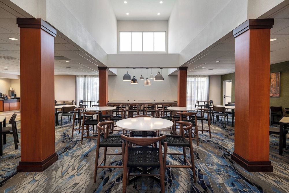 Fairfield Inn & Suites Visalia Tulare 2