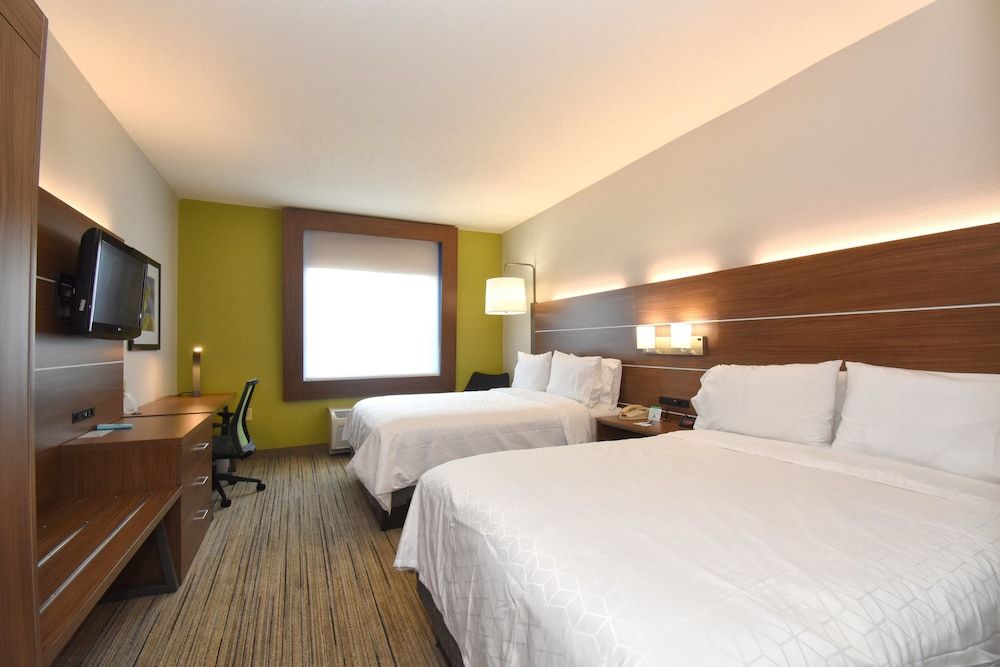 Holiday Inn Express Hotel & Suites Southern Pines by IHG 2