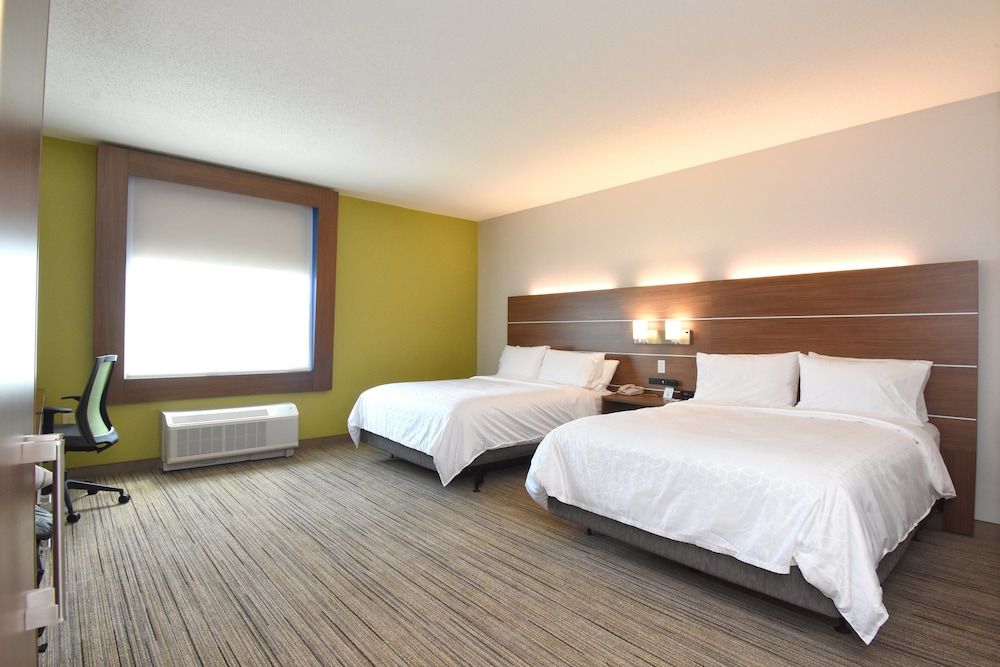 Holiday Inn Express Hotel & Suites Southern Pines by IHG 3