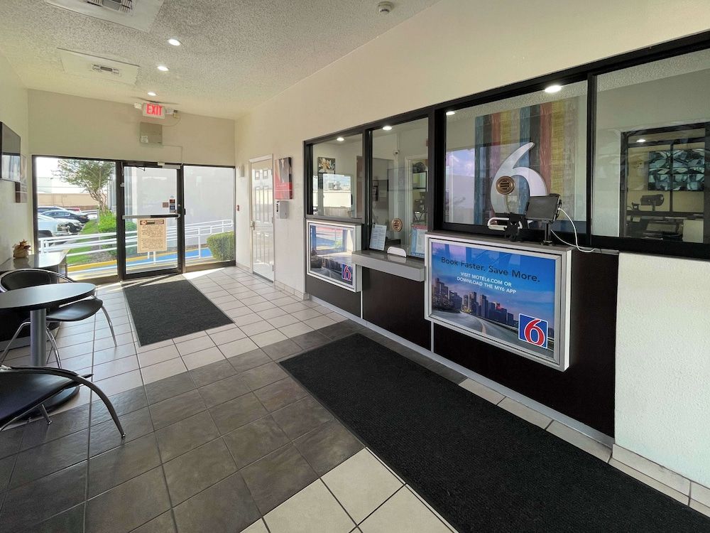Motel 6 Duncanville, TX - Dallas 2