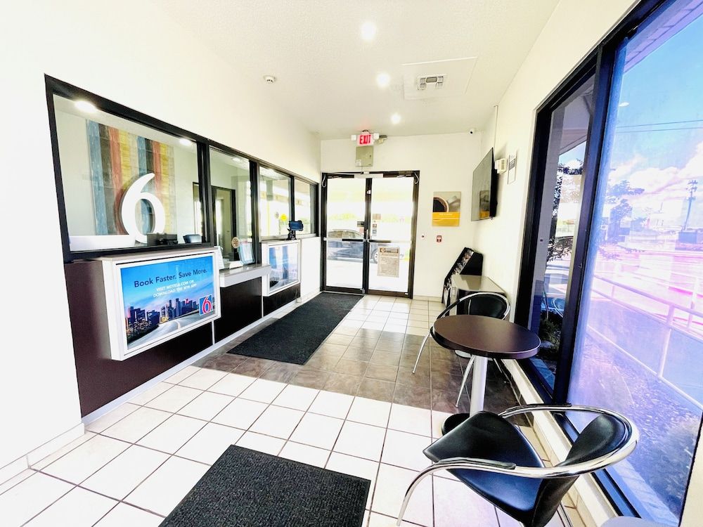Motel 6 Duncanville, TX - Dallas 3