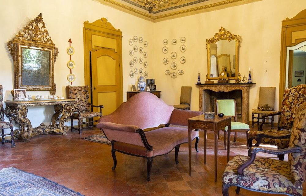 Bed & Breakfast Palazzo Sismonda -1 estrelas em Corneliano d'Alba