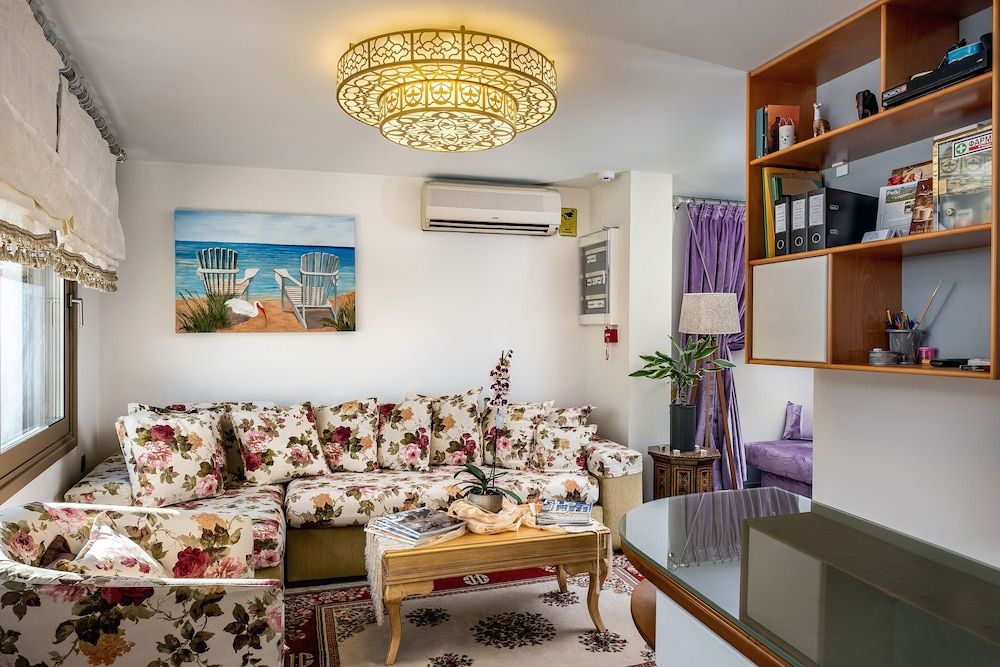 Elimia Suites & Studios 2