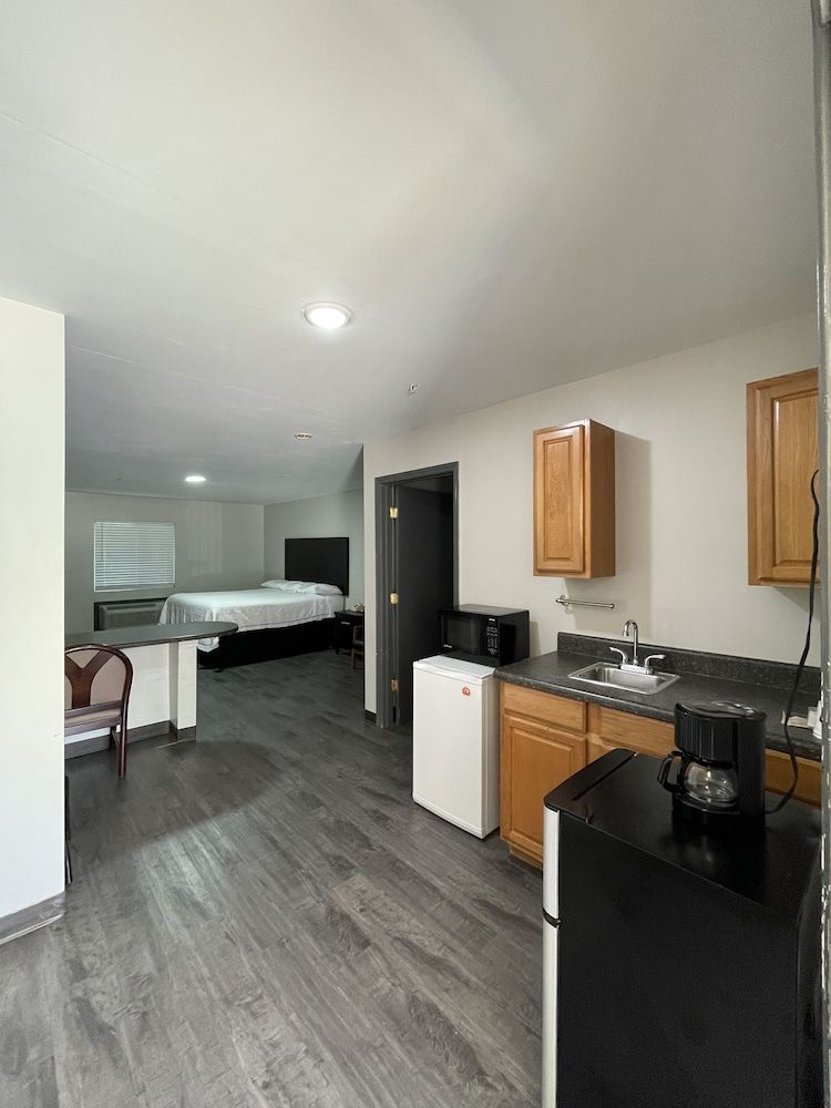 High Falls Inn and Suites 3