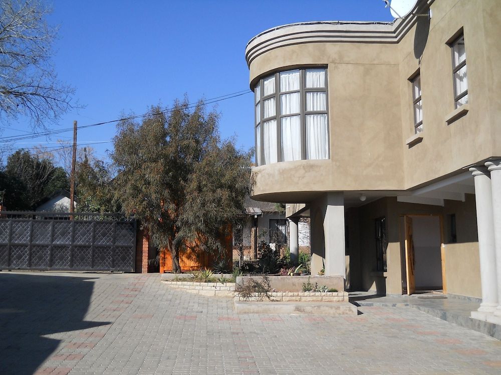 Noble Hearts Bed and Breakfast -1 estrellas en Maseru