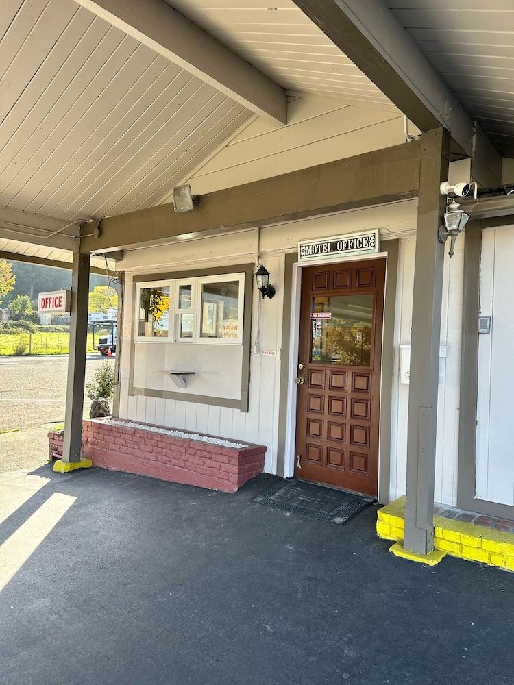 Lone Pine Motel -1 estrellas en Garberville