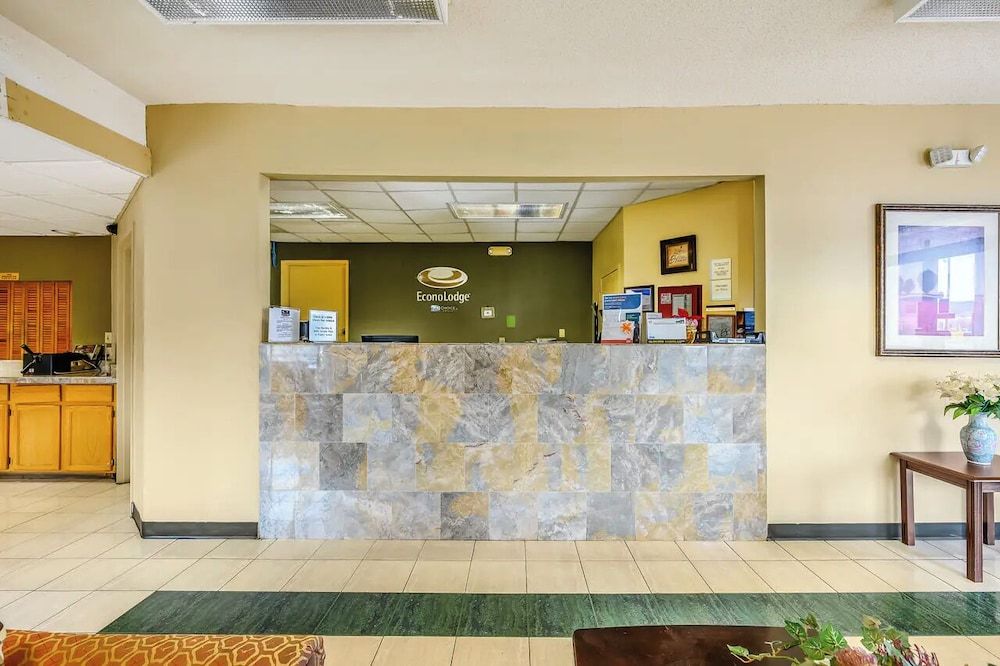 Econo Lodge Athens I-65 2