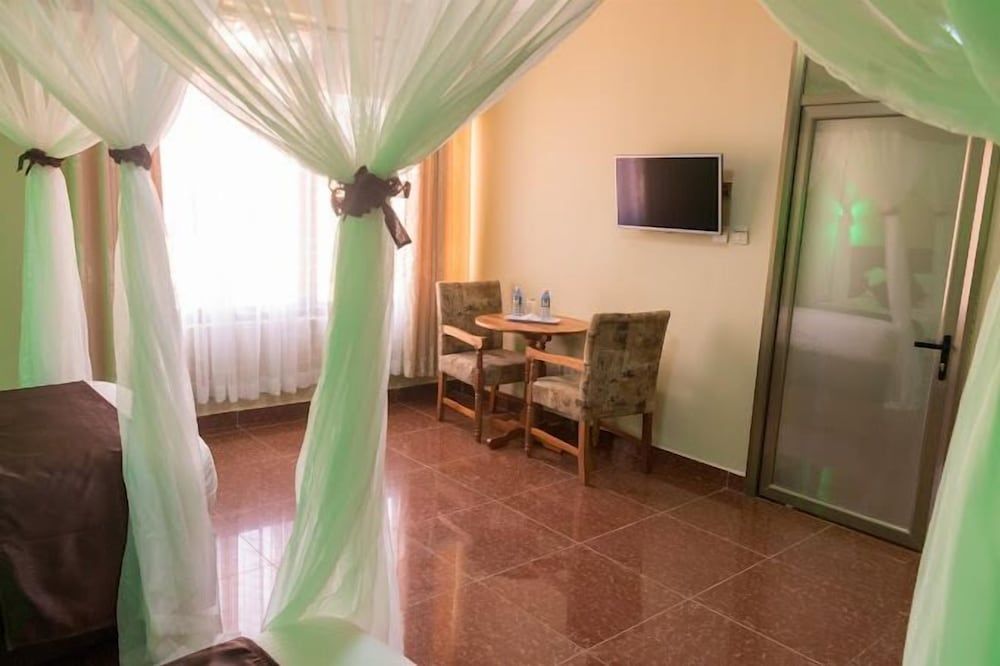 Maxland Hotel Juja 3
