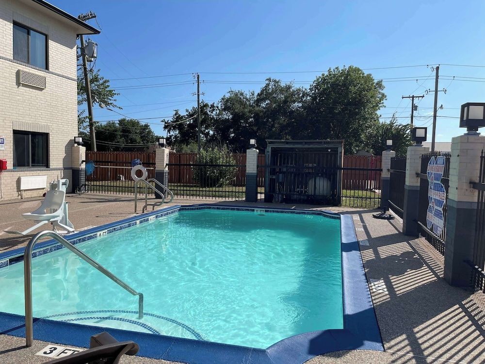 Days Inn by Wyndham Dickinson TX 2 estrellas en Dickinson
