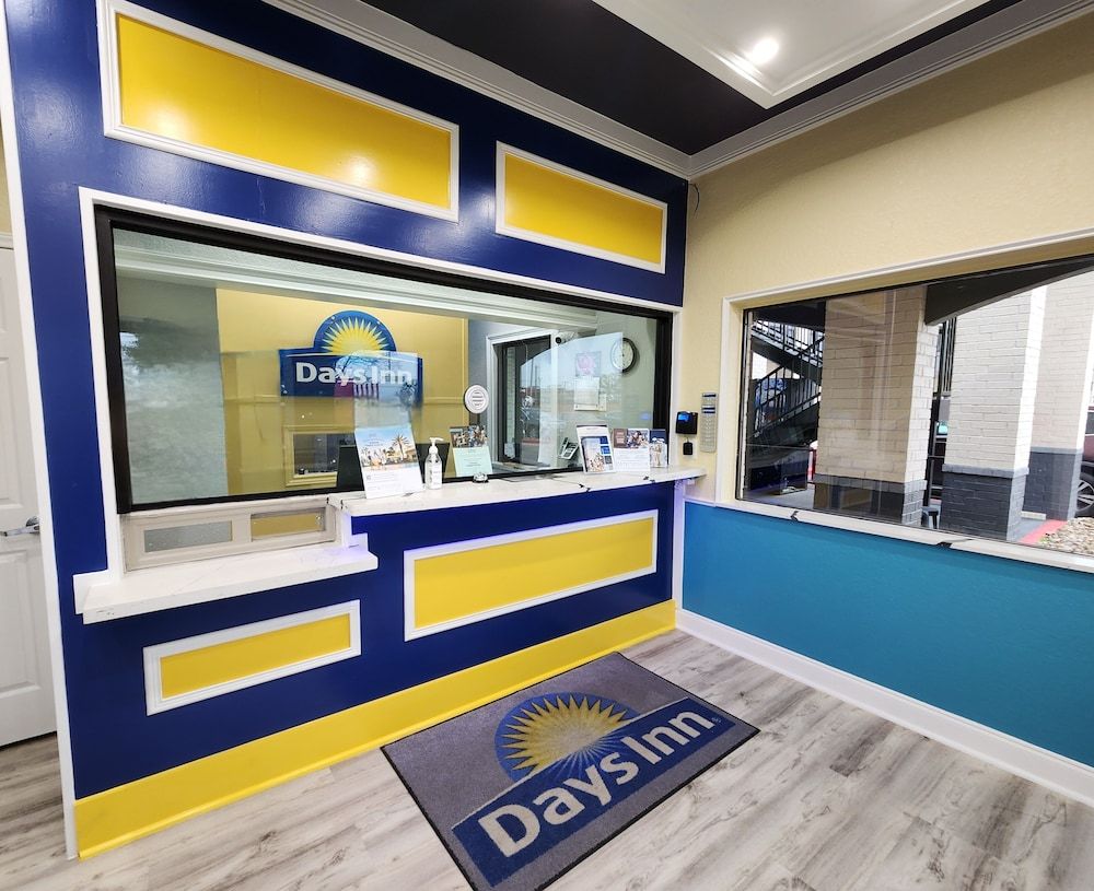 Days Inn by Wyndham Dickinson TX 2