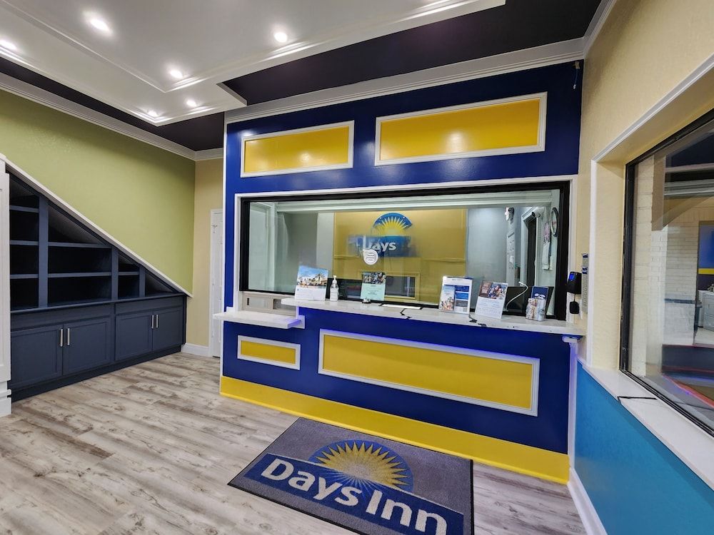 Days Inn by Wyndham Dickinson TX 3