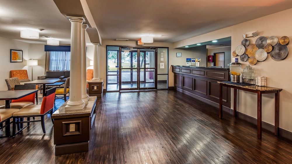 Best Western Inn & Suites 3