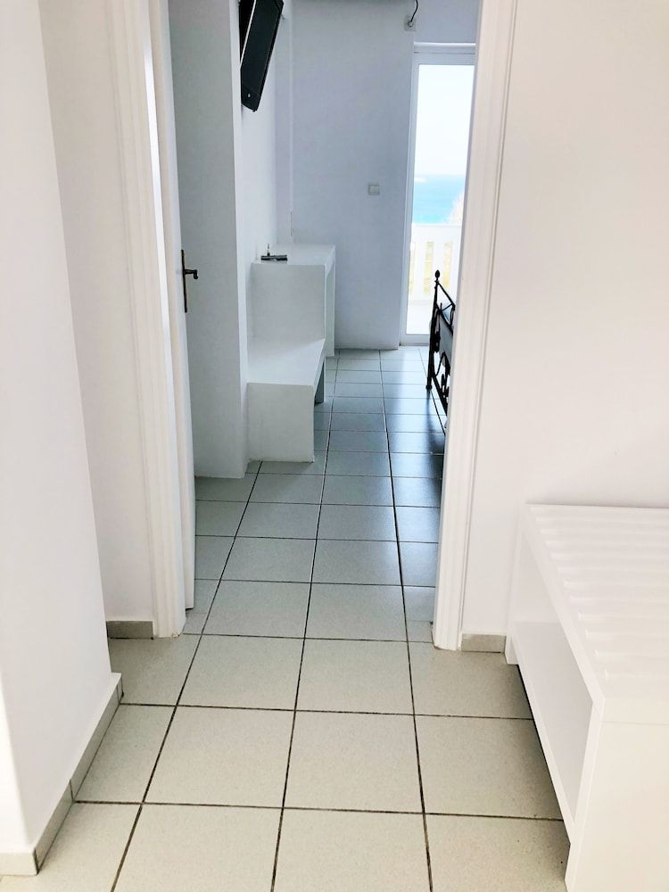 Nicolas Hotel Apartments 2