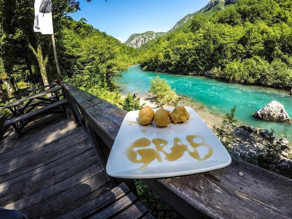 Grab Ethno Village and Camp -1 estrellas en Šćepan-Polje