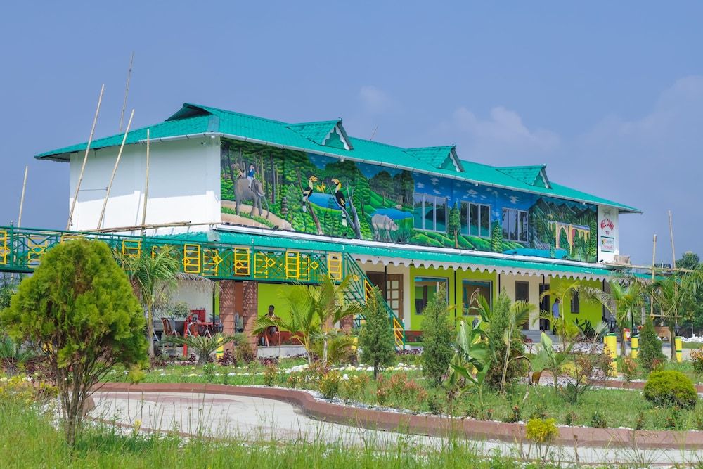 Resort Trimurti -1 estrellas en Chālsa Mahābāri