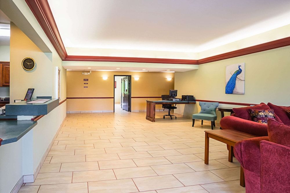 Econo Lodge Inn & Suites Ripley 2