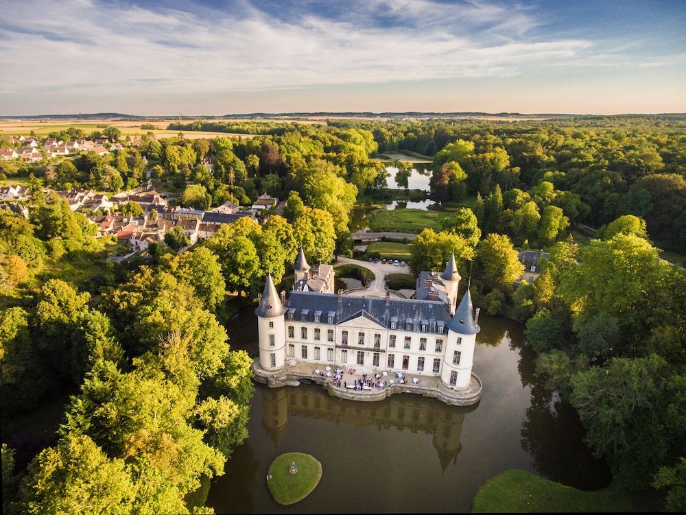 Château d'Ermenonville -1 estrellas en Ermenonville