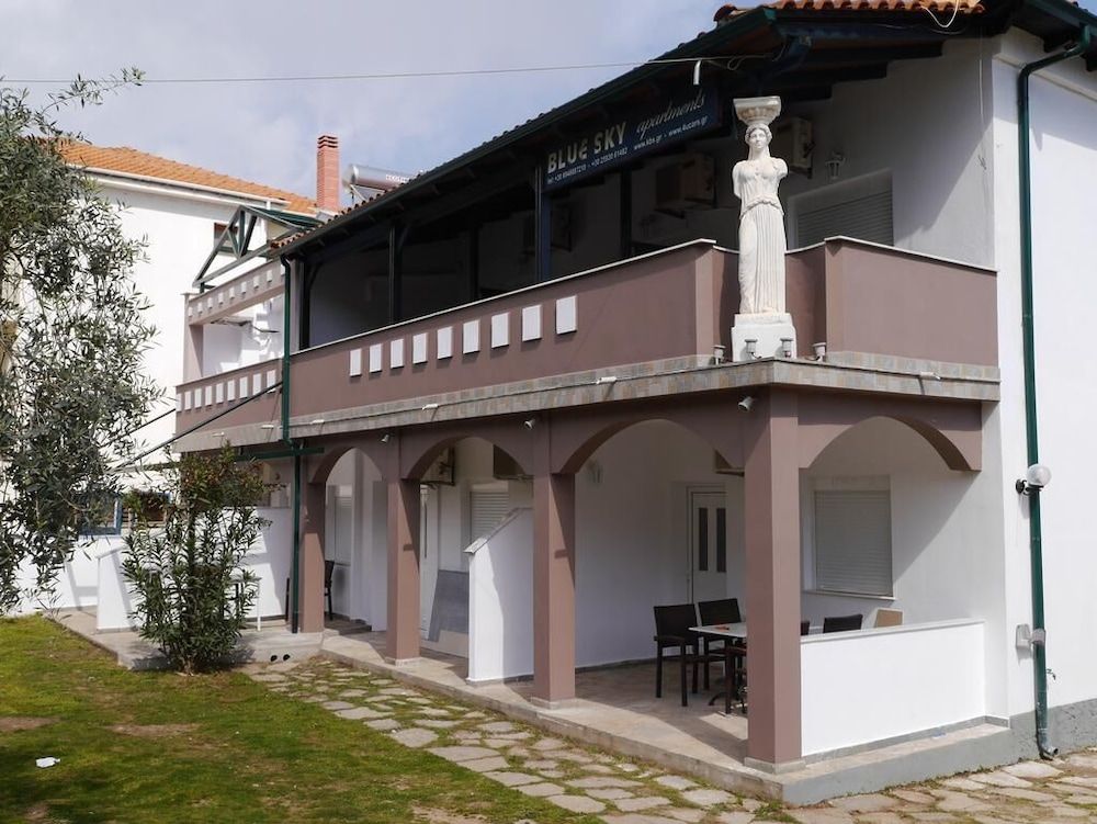 Blue Sky Villas -1 estrellas en Skala Potamias