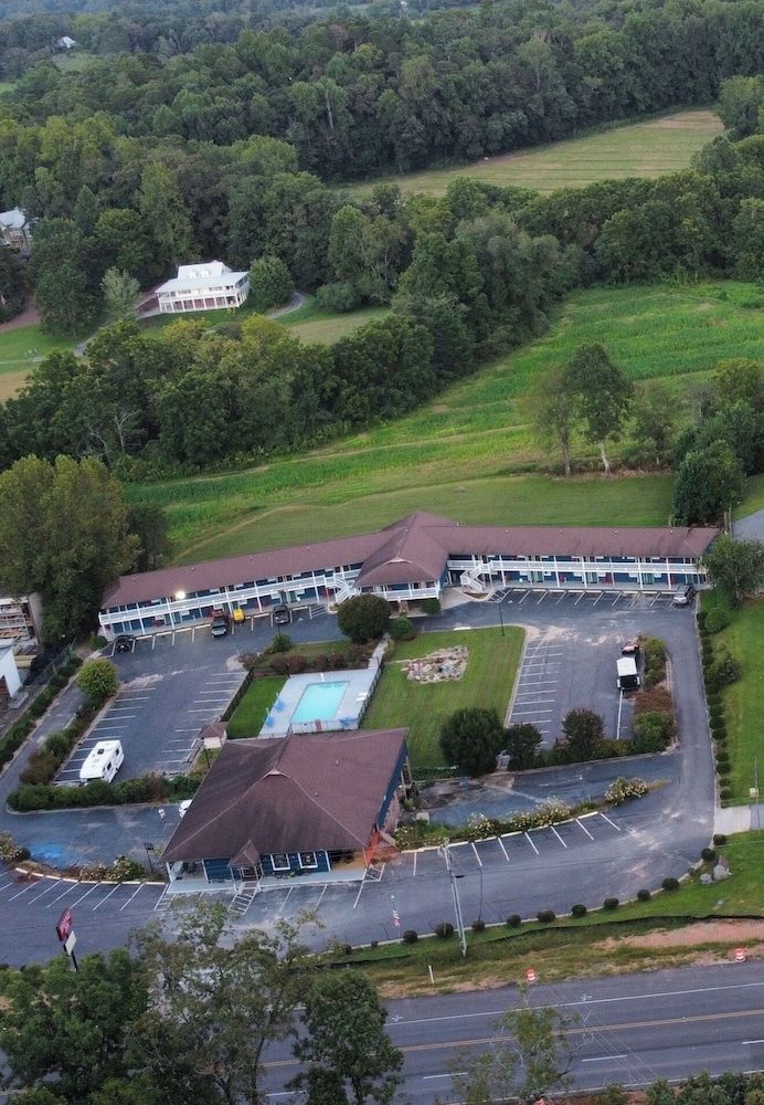 Mountain Valley Inn Dillard 2 estrellas en Dillard
