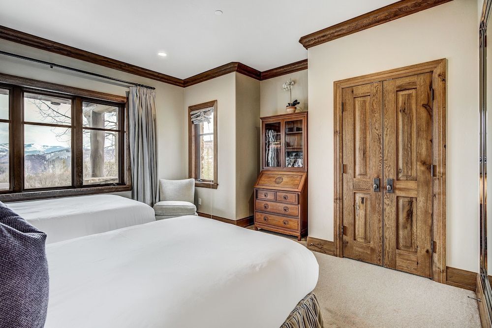 Luxury renovation! Ski-in/Ski-out 5 Br Private Townhome, Top of Bachelor Gulch - majestic view & exclusive location! by RedAwning 2