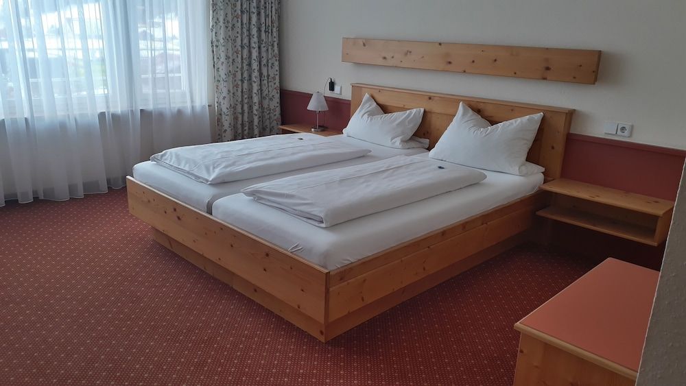 Hotel & Gasthof Zur Post 3