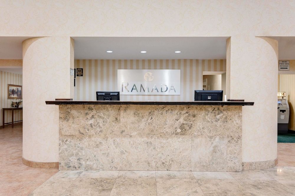 Ramada by Wyndham Cleveland Airport West 3