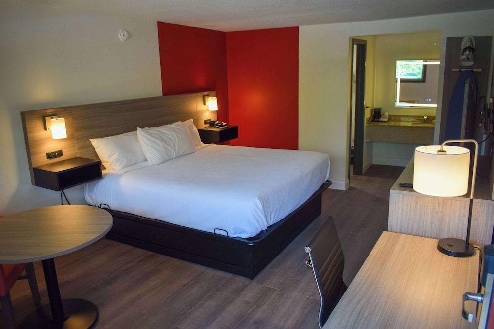 Ramada by Wyndham Cleveland Airport West 2 estrellas en Fairview Park