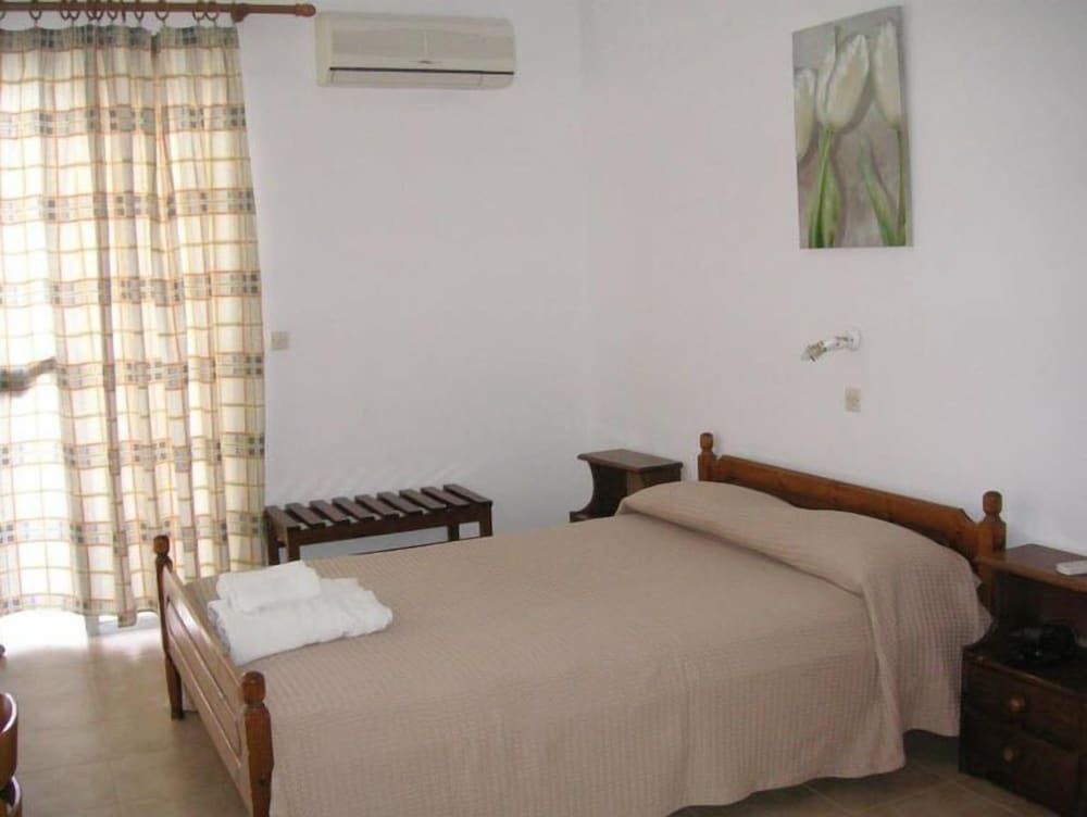 Maria Studios and Apartments 3
